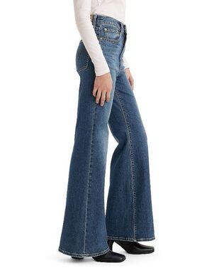 Levi’s Ribcage Bell Jeans size 28X31